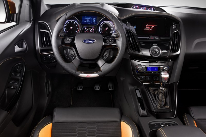 New-Ford-Focus-ST-6 [800x600].jpg